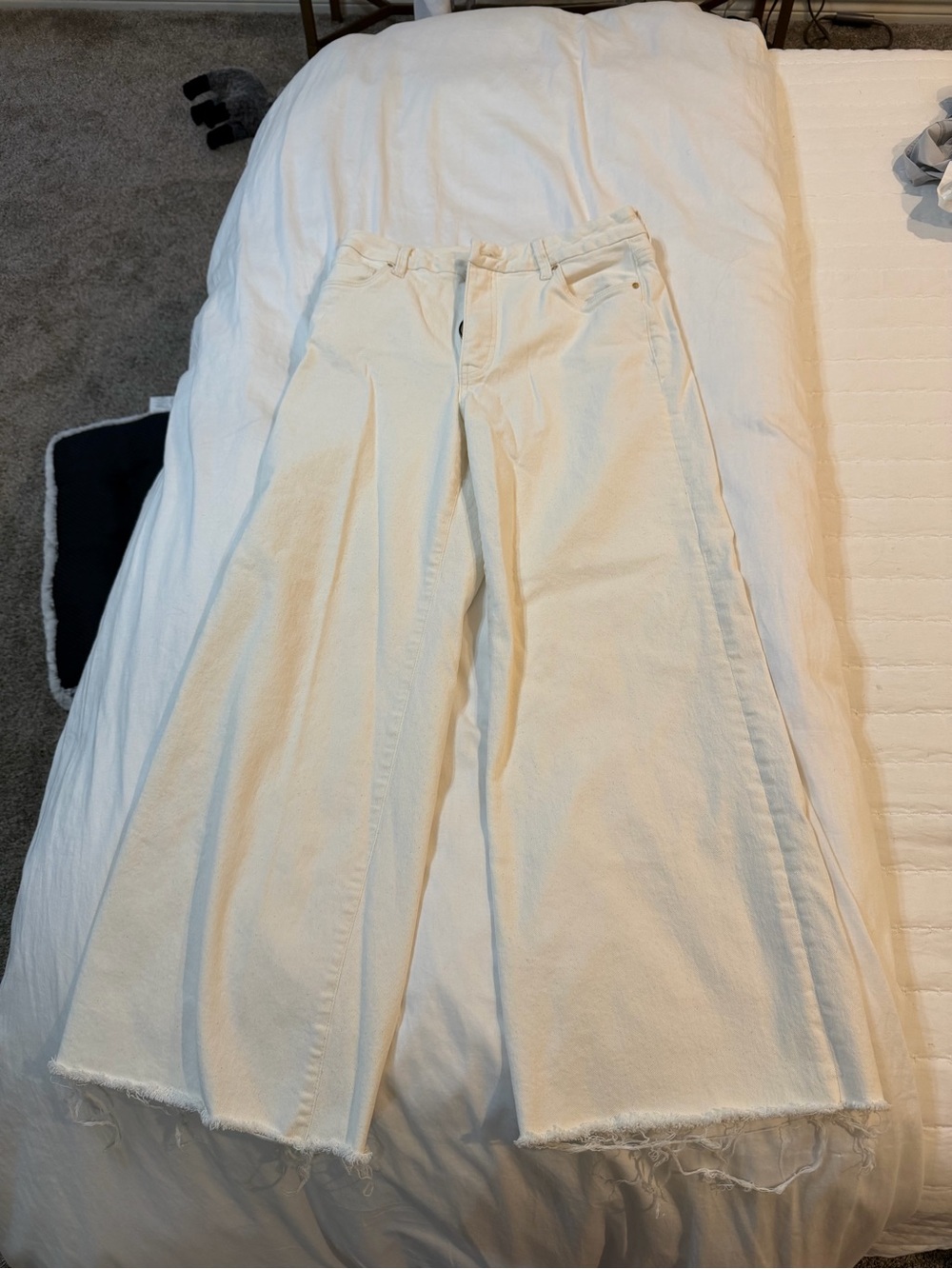 Kut from the Kloth Cream Wide-Leg Jeans